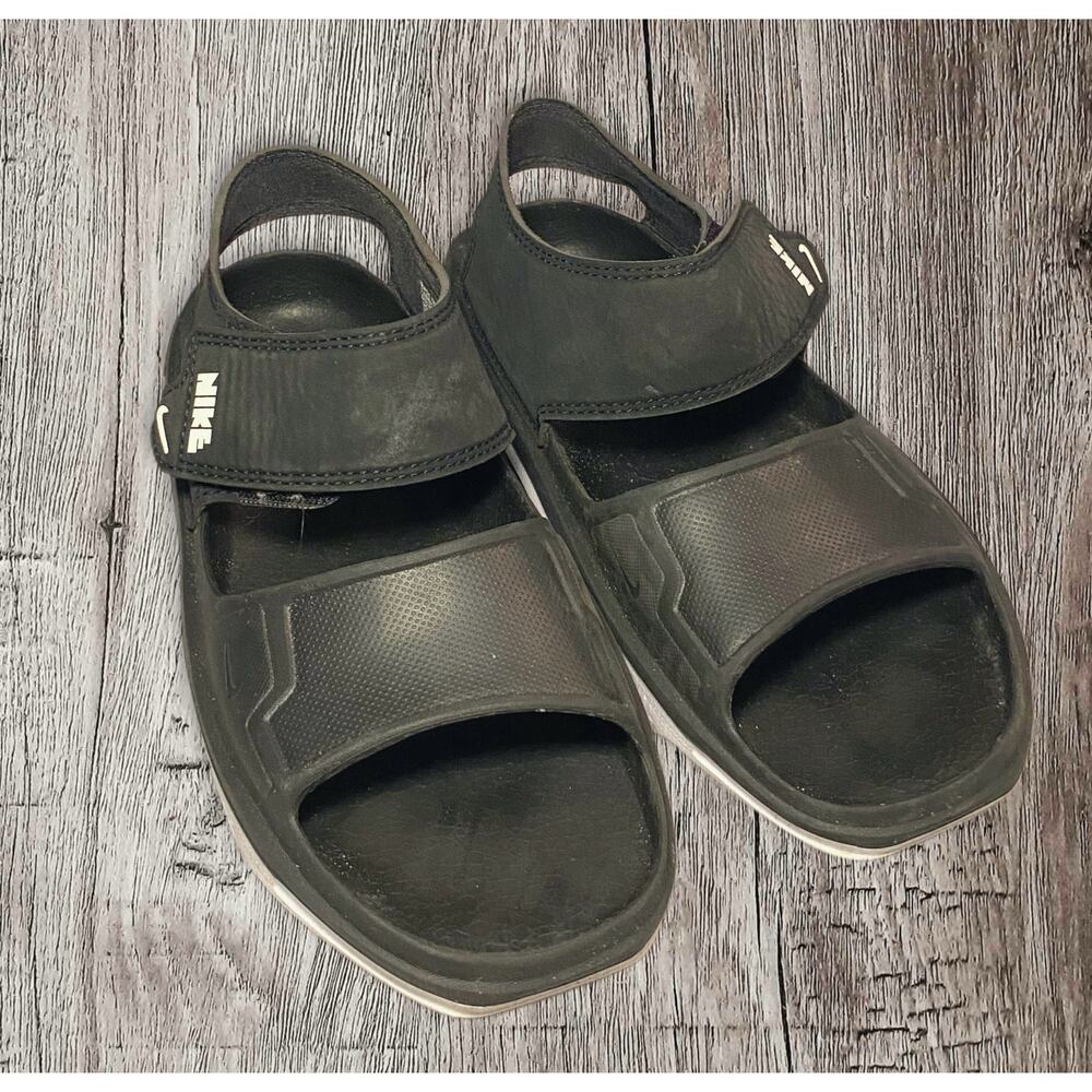 Nike play‎ scape sandals. Black. Size 5